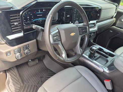 Used 2025 Chevrolet Silverado 1500 LTZ AWD/4WD image 9