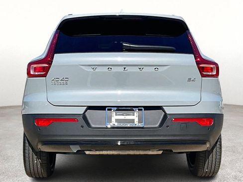 Used 2026 Volvo XC40 B4 Core FWD image 7