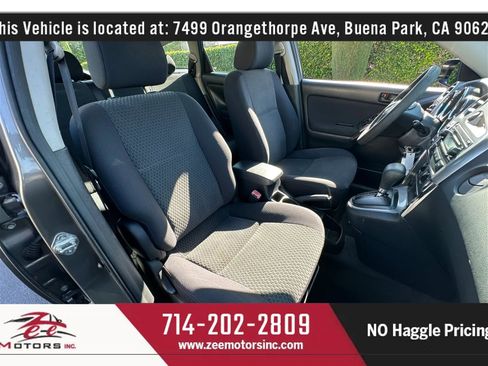 Used 2005 Toyota Matrix XR FWD image 21