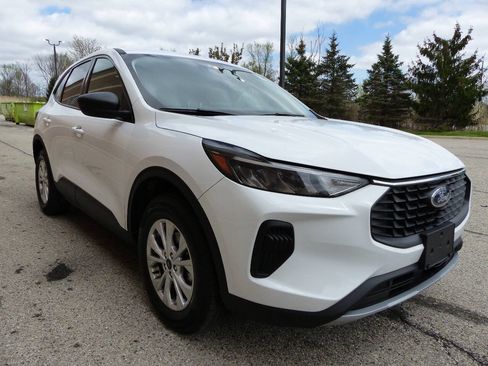 Used 2025 Ford Escape Active AWD/4WD image 12