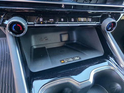 New 2026 Chevrolet Traverse RS w/ LPO, Floor Liner Package image 16