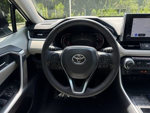 Used 2025 Toyota RAV4 XLE Premium AWD/4WD image 19