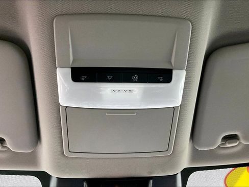 Used 2023 Nissan Rogue S image 35