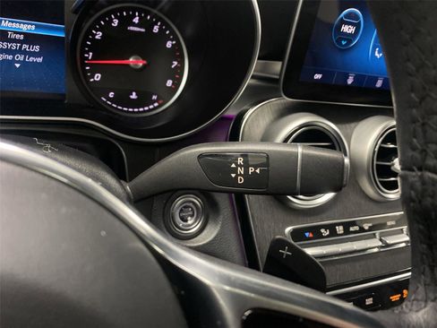 Used 2020 Mercedes-Benz GLC 300 4MATIC w/ Premium Package image 24