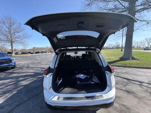 New 2026 Nissan Rogue Platinum w/ Platinum Premium Package AWD/4WD image 23