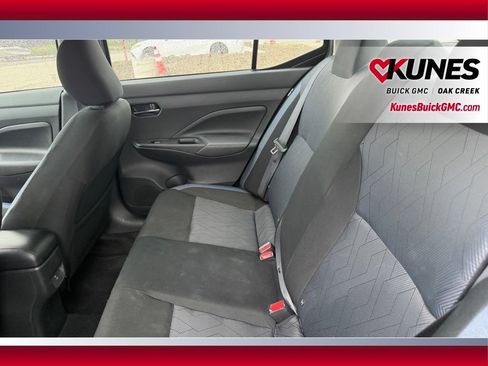 Used 2025 Nissan Versa SV FWD image 8