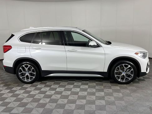 Used 2022 BMW X1 xDrive28i w/ Convenience Package AWD/4WD image 3
