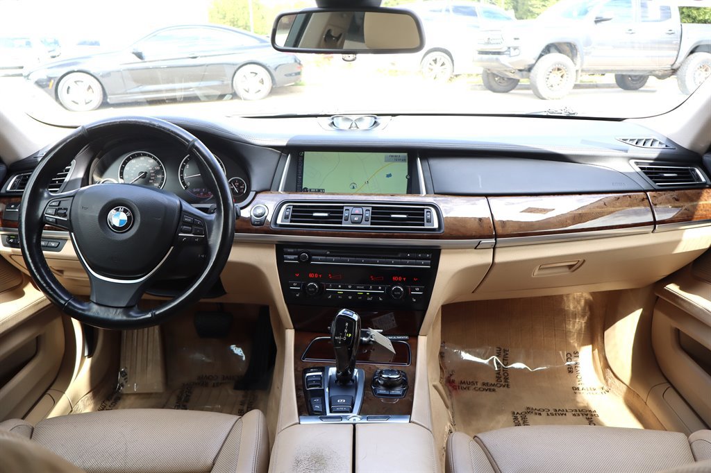 Used 2013 BMW 750i RWD image 12