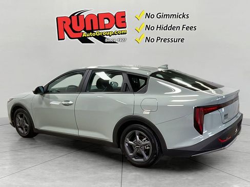 Used 2025 Kia K4 image 3