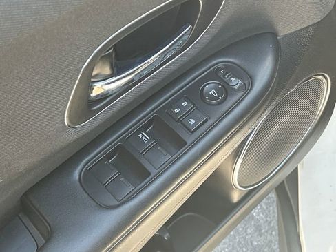 Used 2022 Honda HR-V EX image 12