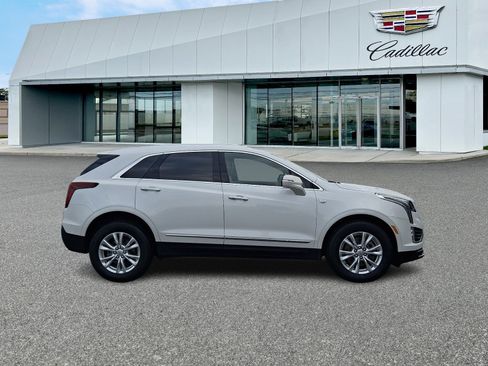 Certified 2023 Cadillac XT5 Luxury AWD/4WD image 6