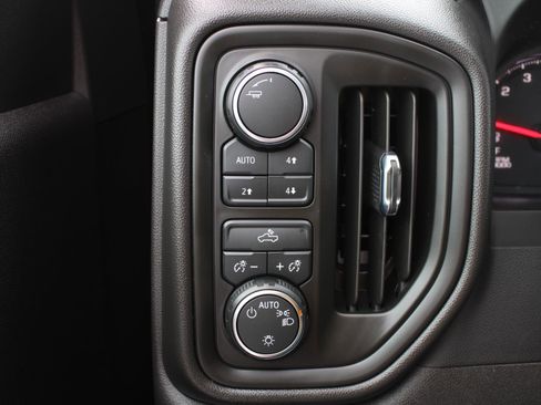 Used 2023 Chevrolet Silverado 1500 Custom Trail Boss image 10