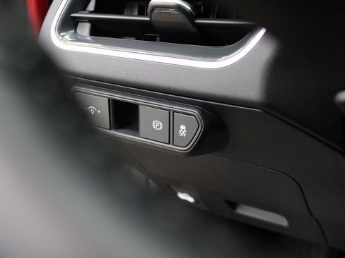 Used 2025 Kia K4 EX image 31