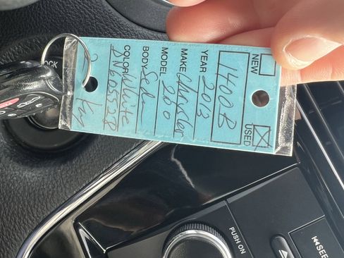 Used 2013 Chrysler 200 Limited image 20