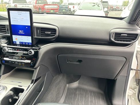 Used 2022 Ford Explorer ST w/ ST Street Pack image 27