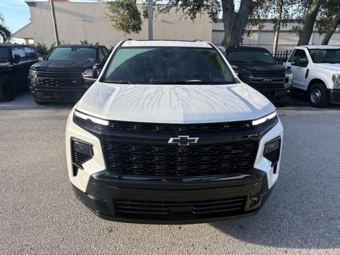 Used 2024 Chevrolet Traverse RS w/ LPO, Floor Liner Package FWD image 2