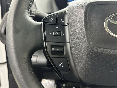 Used 2023 Toyota bZ4X XLE image 38