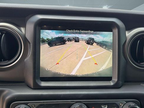 Used 2023 Jeep Wrangler Unlimited w/ Sun & Screen Package AWD/4WD image 20