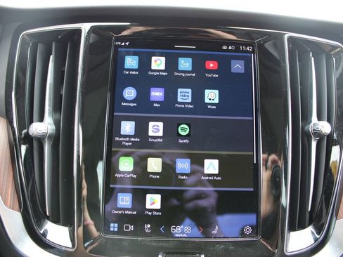 Used 2024 Volvo S60 B5 Plus image 49