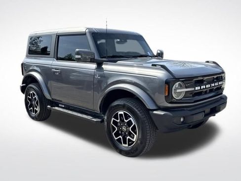 Used 2021 Ford Bronco Outer Banks image 9