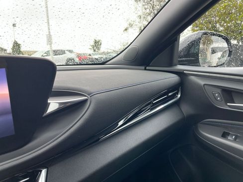 Used 2025 Buick Envista Sport Touring image 35