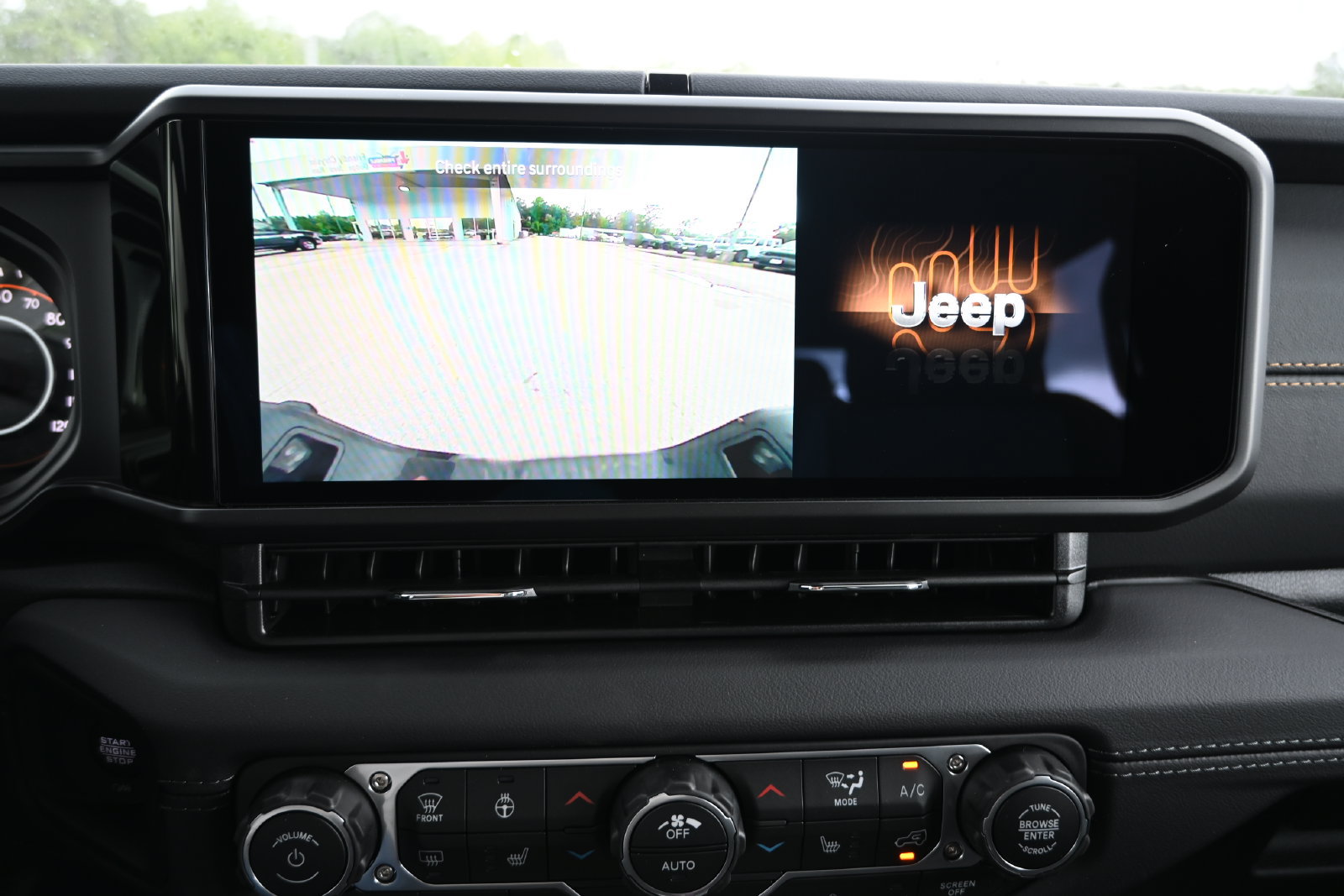 New 2026 Jeep Gladiator Sport AWD/4WD image 15