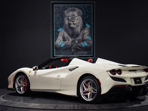 Used 2023 Ferrari F8 Tributo RWD image 37