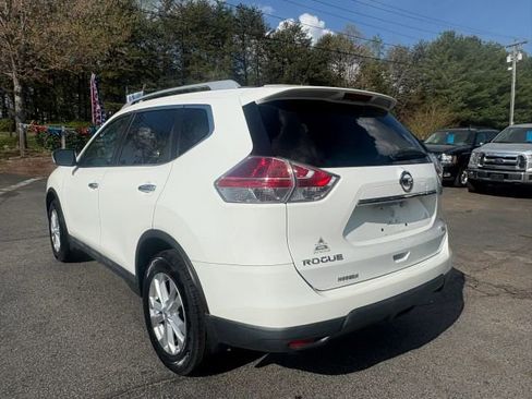 Used 2015 Nissan Rogue SV image 3