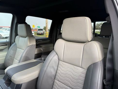 New 2026 Chevrolet Silverado 2500 ZR2 w/ LPO, Dark Essentials Package image 13