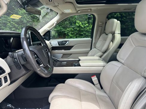 Used 2020 Lincoln Navigator L Reserve w/ Luxury Package AWD/4WD image 12