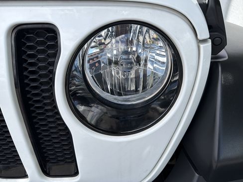 Used 2021 Jeep Wrangler Unlimited Sport AWD/4WD image 10