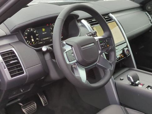 New 2026 Land Rover Discovery Limited Edition image 2