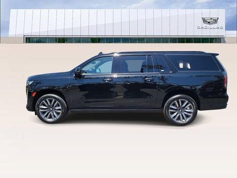Used 2022 Cadillac Escalade ESV Sport w/ Touring Package AWD/4WD image 5
