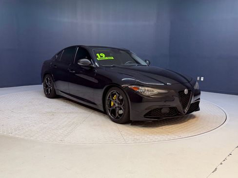 Used 2019 Alfa Romeo Giulia w/ Nero Edizione RWD image 7