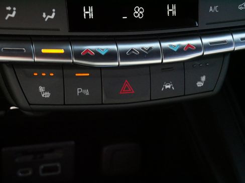 Used 2023 Cadillac XT4 Sport w/ Cold Weather Package image 28