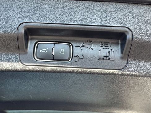 Used 2025 Ford Explorer ST-Line w/ ST-Line Street Pack AWD/4WD image 9