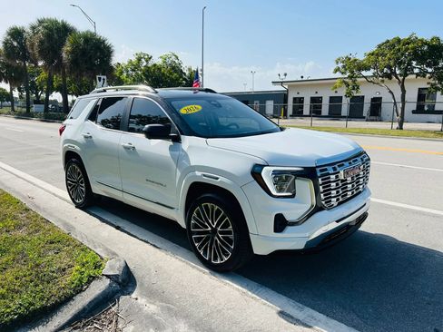 Used 2026 GMC Terrain Denali AWD/4WD image 7