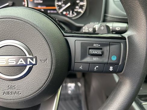 Used 2023 Nissan Rogue SV image 21