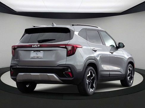 Used 2024 Kia Seltos EX FWD image 8