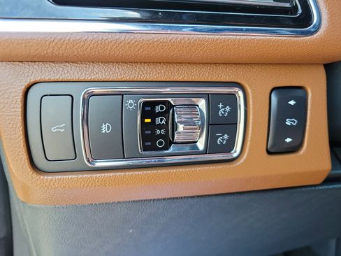 Used 2023 Lincoln Navigator Reserve image 19