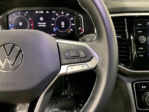 Used 2023 Volkswagen Atlas Cross Sport SE AWD/4WD image 24