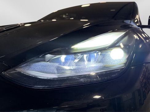 Used 2022 Tesla Model Y Performance image 13