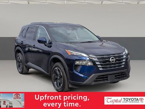 Used 2024 Nissan Rogue SV image 1