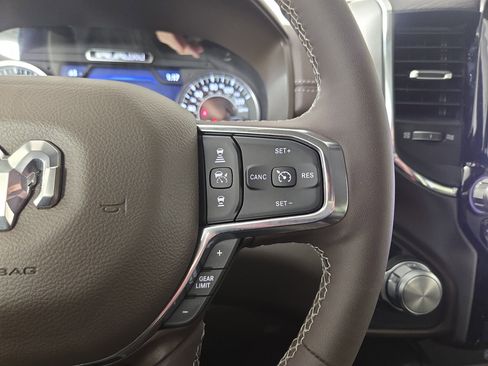 Used 2025 RAM 1500 Laramie AWD/4WD image 17