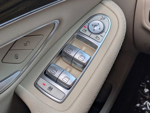 Used 2017 Mercedes-Benz C 300 4MATIC Sedan image 8