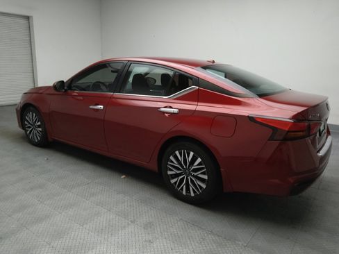 Used 2023 Nissan Altima 2.5 SV FWD image 3
