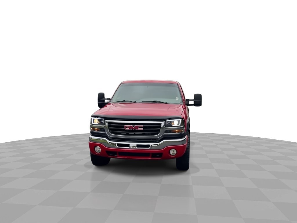 Used 2004 GMC Sierra 2500 SLE w/ Heavy-Duty Power Package AWD/4WD image 3