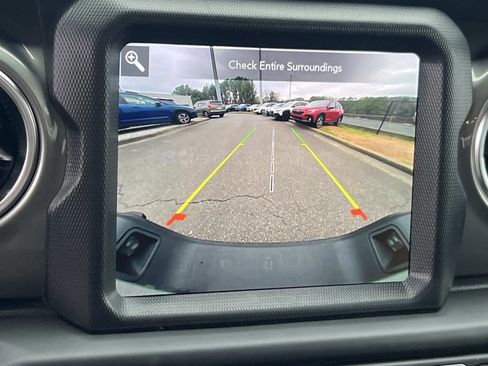 Used 2023 Jeep Gladiator Overland w/ Trailer Tow Package image 32