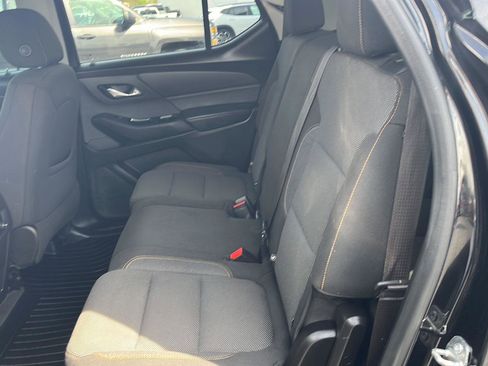 Used 2021 Chevrolet Traverse LS image 22