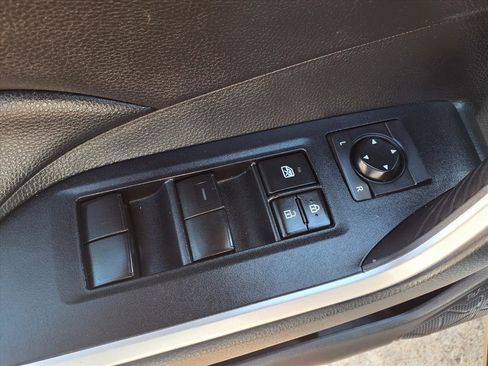 Used 2020 Toyota RAV4 LE image 24